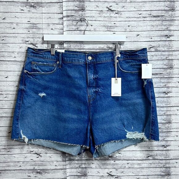 Good American Blue Denim Shorts NWOT size 16 - Picture 1 of 11